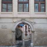 Da qui proseguiamo su strada Zonnelli: via che conduce al portone �de jesse e trase� (tradotto: �esci ed entri�)